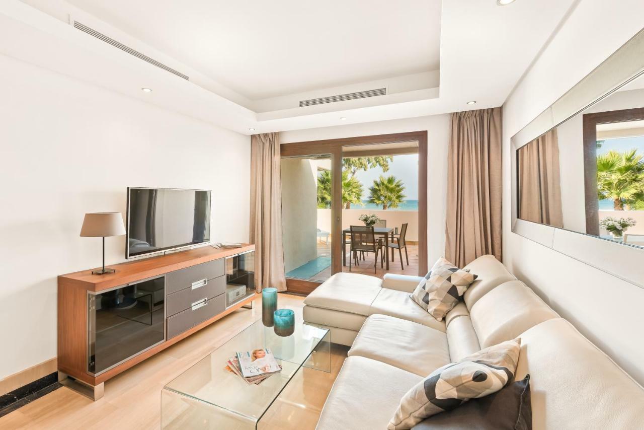Bahia De La Plata Luxury Apartments Estepona Exteriör bild