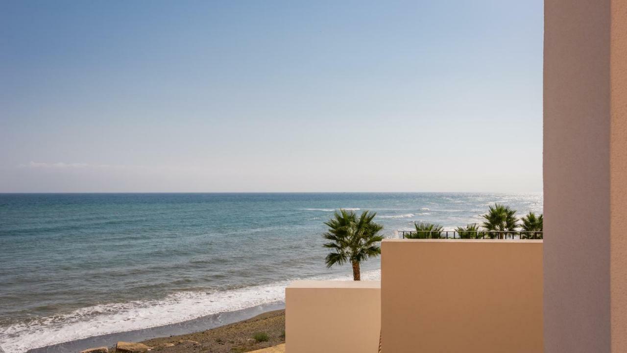 Bahia De La Plata Luxury Apartments Estepona Exteriör bild