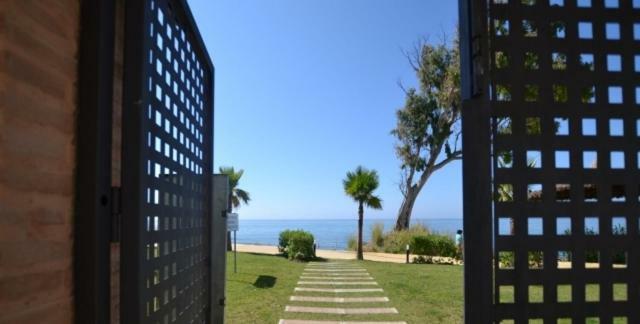 Bahia De La Plata Luxury Apartments Estepona Exteriör bild