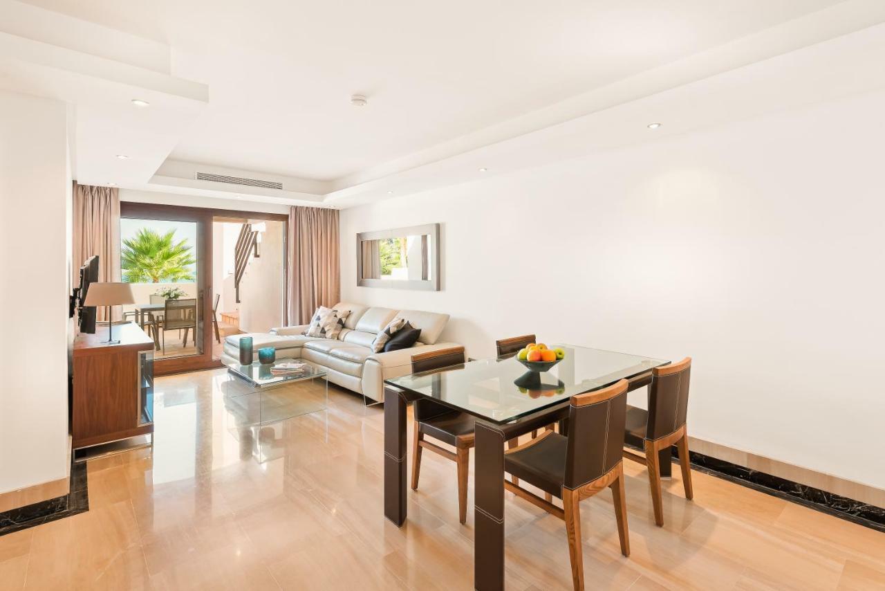 Bahia De La Plata Luxury Apartments Estepona Exteriör bild